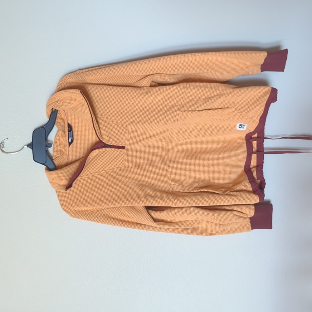 Lightly worn outdoor research zip up pullover